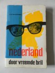 Kruizinga, J.H. - Nederland door vreemde bril