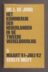 JONG, DR. L. DE (1914 - 2005) - Het Koninkrijk der Nederlanden in de Tweede Wereldoorlog 1939 - 1945. Deel 1 t/m 13. 27 banden.