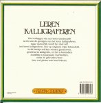 BERT WITTE - LEREN KALLIGRAFEREN * het verkrijgen van een beter handschrift is een van de resultaten van het leren kalligraferen,maar natuurlijk wordt het doel zelf,het leren kalligraferen,hier op oriinele wijze behandeld * in dit boekje zelf kan worden >>>