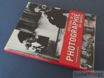 Bouqueret, Christian. - Histoire de la photographie en images. [Avec dédicace.]