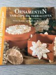 Karine Lemstra - Ornamenten van gips en terracotta / druk 1