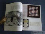 Pat Ferrero, Elaine Hedges and Julie Silber. - Hearts and Hands: The Influence of Women & Quilts on American Society.