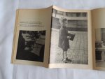 SCHIET JAN - Tentoonstelling van fotografische opnamen van Duitse concentratiekampen en verwoest Arnhem  ---- ER MOET VEEL STRIJD GEWEEST ZIJN