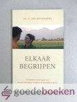 Ruitenburg, ds. P. van - Elkaar begrijpen --- 52 Bijbeloverdenkingen over hoe we met elkaar omgaan in huwelijk en gezin