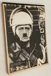 Raket, samenstelling - - Ze zijn er weer ... ("Kom nou toch jongens, fascisme bestaat allang niet meer, Hitler is al jaren dood!")