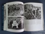 Yapp, Nick. - De beste foto's uit de 19e eeuw. De maatschappij van 1850-1918 gevangen in honderden briljante foto's . Hulton Deutsch Collection.