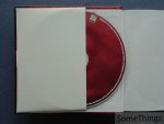 Jacques Delcuvellerie / Marie-France Collard / Jean-Marie Piemme / Mathias Simons / Yolande Mukagasana. - Rwanda 94 : une tentative de réparation symbolique envers les morts, à l'usage des vivants. / Rwanda 94: an attempt at symbolic reparation to the dead, for use by the living  + 2 CD's