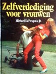 DePasquale , Michael Jr . [ isbn 9789060574195 ] - Zelfverdediging  voor  Vrouwen . ( De schrijfster van dit boek komt uit hoofde van haar beroep in aanraking met slachtoffers van verkrachtingen en gewelddelicten in de stad New York. Het dilemma bij dit soort technische boeken is dat -