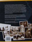 Reen, T. van - Achterom binnen / Limburgers in de twintigste eeuw : 100 jaar Limburg in foto s, interviews en verhalen