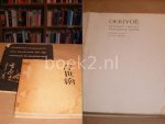 Red. - Twee boeken: OEKIYOE De kunst van het vliedende leven. Japanische Holzschnitte und Rollbilder aus der Sammlung Dr. Wilhelm Solf.
