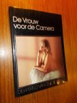 REVIER, CHR. J. (ed.), - De vrouw voor de camera. De wereld van de fotografie.