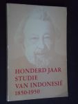 Maier, H.J.M. & A.Teeuw samenstelling - Honderd jaar studie van Indonesie 1850-1950, levensbeschrijvingen van twaalf Nederlandse onderzoekers