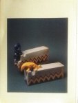Spitzen , Wim . & Antoine Verschuuren . inv 2237 - ESKAF. Eerste Steenwijker Kunst-Aardewerk Fabriek 1919-1934. (Vormen uit Vuur. Mededelingenblad Nederlandse vereniging van vrienden van ceramiek en glas. - nr. 170/171).  Rijk geïllustreerde en uitvoerig gedocumenteerde geschiedenis van de -