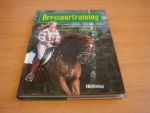 Stevens, Michael J - Dressuurtraining - Praktische oefeningen voor paard en ruiter