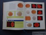 Piet Simons. - Egg Signals : a practical guide to improving egg quality.