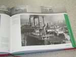 Redactie Centraal Bureau Voor De Rijn- En Binnenvaart / Diverse Auteurs - Rivers of the World. Binnenvaart op Wereldschaal. Inland Shipping a Global Player. Incl. cd-rom.
