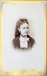 Schott, Mariette: - [Carte-de-visite Fotografie]