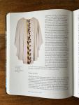 Roon, Marike van - Goud, zilver & zijde  Katholiek textiel in Nederland, 1830-1965