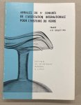 ASSOCIATION INTERNATIONALE POUR L'HISTOIRE DU VERRE,. - Annales du 5e Congre`s International d'E´tude Historique du Verre, Prague, 6-11 juillet 1970.