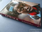 Bloom, Steve. - Afrika. Een visuele reis door een intrigerend continent.