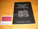 (red.) - Paspoart foar Fryslan. Geldigheidsduur 1-41974 - 1-1-1975. Paspoort voor Friesland - Passport to Friesland - Pass fur Friesland - Passeport pour la Frise