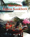 Huisman , Joyce . & Kees Hageman . [ isbn 9789062558902 ] ( Rijkelijk geillustreerd met de opgemaakte gerechten in kleur . ) - Het Grote Fusion Kookboek. ( Overheerlijke recepten uit de gemengde Oosterse en Westerse keuken voor grenzeloos genieten. ) Grenzeloos genieten, dat is wat fusion koken precies inhoudt. Een mooi harmonieus huwelijk tussen verschillende kookstijlen,-