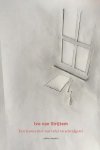 Strijtem, Ivo van - Een kamer met een tafel en schrijfgerei