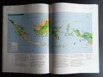 Dr.David Stone - Land en Water, Natuur van Indonesie