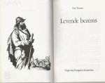 Tetzner, Lisa . v(1894-1963) kwam uit het Duitse plaatsje Zittau.  Vertaling Annie Winkler - Vonk  Omslag Jaap Nieuwenhuis - Levende Bezems