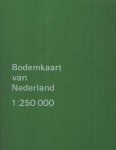 Steur, G.G.L. e.a. - Bodemkaart van Nederland 1 : 250.000. Beknopte beschrijving van de kaarteenheden door G.G.L. Steur, F. de Vries en C. van Wallenburg Steur, G.G.L. e.a. - Bodemkaart van Nederland 1 : 250.000. Beknopte beschrijving van de kaarteenheden door G.G.L. Steur, F. de Vries en C. van Wallenburg