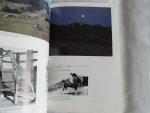 LOE E. NANCY - The enchanted hill. The story of Hearst Castle at San Simeon - the official pictorial guide
