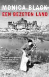 Monica Black - Een bezeten land