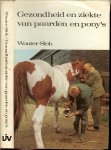 Slob Wouter [archief] en tekeningen van Jaap Veenendaal met foto's van Ir.W.F.van Heemskerck - Düker...Samengesteld uit de maandelijkse Paardengezonheidskalender - Gezondheid en ziekte van paarden en pony's ... Verschillende manieren om paarden te scheren ... Been en hoef gebreken...normaal voorknie [handwortel-gewricht en een voorknie met voorkniegal [naar steuert]