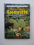 BRINK, G.E., - Handboek snoeien.