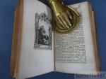 Anon. - Heures nouvelles, ou eucologe, contenant l'office des dimanches et fêtes de toute l'année, en latin et en français, avec des instructions.