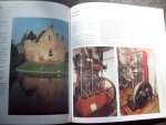 Joost Elffers, Mike Schuyt, Annemiek Overbeek - "Groot Museumboek"  Geïllustreerde gids langs 660 musea van Nederland