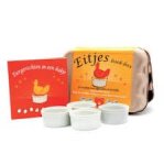  - Eitjes boek-box. 30 Recepten voor eiergerechten met 4 porseleinen ramequins