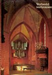 R. Steensma - Verbeeld vertrouwen De mens tussen kruishout en doodskop