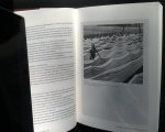 redactie: Stichting Textielcommissie Nederland - Jaarboek 2002. Jacquard in erfgoed en in industrie  Wat je van ver haalt---VOC en textiel.