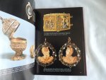 Cable, Mary/Lionel Casson/Frederic v. Grunfeld/Thomas Dickey/Peter Andrews/Robert Cowley/Christopher Hibbert/ Henry Wiencek/ Geoffrey C Ward/Olivier Bernier - Treasures of the World: 16 DELEN; The African Barbarian French Kings of El Dorado Spain  god-kings of Mexico rulers of Russia Britain Princes of Germany emperors of China Lords of Japan Popes Maharajas Pharaohs Greek conquerors Renaissance Princes