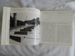 Perucho Juan Pedragosa, Pomes Leopoldo /// Alain Willaume; Antoni Gaudi; Jordi Castellanos; Juan Jose Lahuerta - Una arquitectura de anticipacion Gaudi /// Imagenes y mitos Gaudi - Images and myths Gaudi