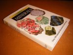 Svenek, Jaroslav - Minerals, A field guide in colour