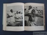Huet, Michel (foto's) en Robert Delmarcelle (tekst). - Kongo. [Nederlandstalige uitgave.]
