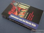 Ros, Martin. - Jakhalzen van het Derde Rijk: ondergang van de collabo's 1944-1945.