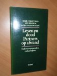Forceville-van Rossum, Joke; Oosten, Rokus van - Leven en dood, partners op afstand