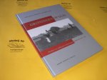 Kooi, Piet en Ploeg, Kirsten, van der. - Groningen op glas. Beelden van vijftig jaar archeologisch onderzoek 1910-1960.