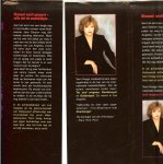 Hoag Tami  (born Tami Mikkelson on January 20, 1959) is an American novelist, best known for her work  .. Vertaling Karina Zegers de Beijl .. Omslag ontwerp Jan de Boer - Nacht en Ontij  ..  Niemand wordt gespaard, zelfs niet de onschuldigen