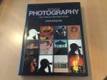 Hedgecoe, John and Adrian Bailey - The book of photography : how to see and take beter pictures