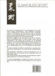 Lie, Foen Tjoeng  Vertaling Jenny Boelhouwer   fotos Studio Kade - Tai-ji-quan .. Chinees schaduwboksen. Harmonie van lichaam en geest
