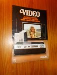 red. - Philips. Video. Kleurentelevisie. Zwart Wit Televisie. Video-cassetterecorder.
